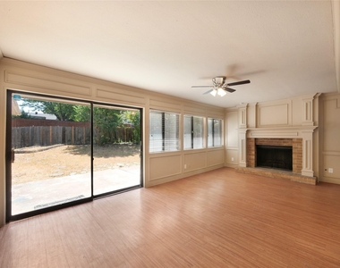 2708 Oak Grove Drive - Photo Thumbnail 15