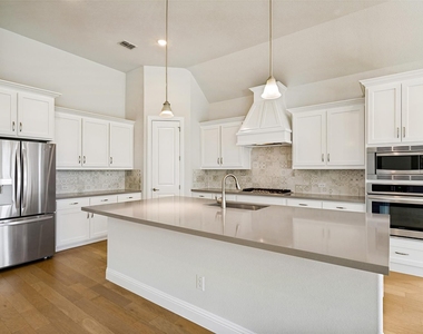 16616 Highland Drive - Photo Thumbnail 14