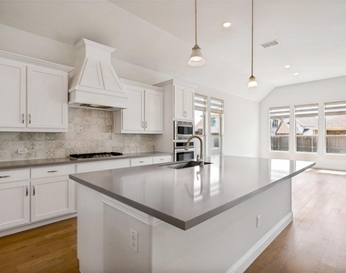 16616 Highland Drive - Photo Thumbnail 15