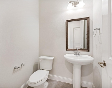 16616 Highland Drive - Photo Thumbnail 27