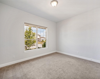 16616 Highland Drive - Photo Thumbnail 24