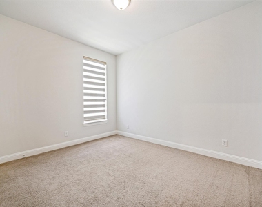 16616 Highland Drive - Photo Thumbnail 26