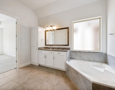 16616 Highland Drive - Photo Thumbnail 22