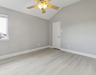 1514 Summerside Drive - Photo Thumbnail 25
