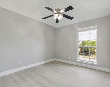 1514 Summerside Drive - Photo Thumbnail 19