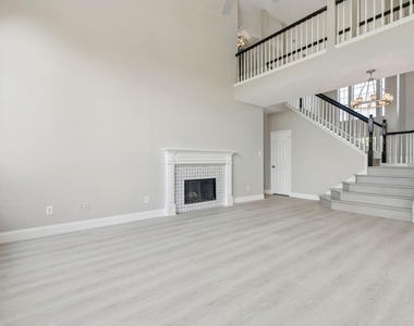 1514 Summerside Drive - Photo Thumbnail 6