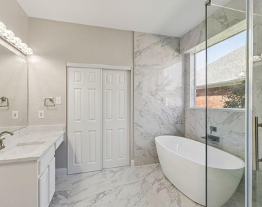 1514 Summerside Drive - Photo Thumbnail 14