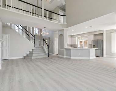 1514 Summerside Drive - Photo Thumbnail 4