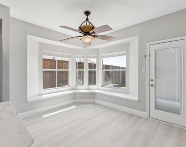 1514 Summerside Drive - Photo Thumbnail 11
