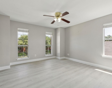 1514 Summerside Drive - Photo Thumbnail 20