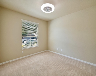 12201 Candle Island Drive - Photo Thumbnail 16