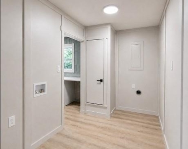 1221 Greenway Drive - Photo Thumbnail 17