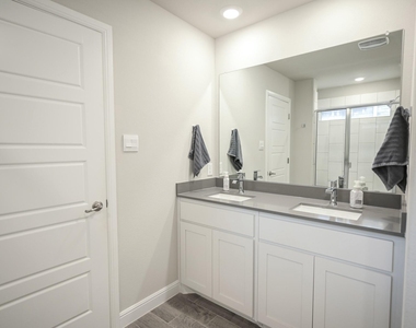 725 Golden Gate Park Road - Photo Thumbnail 24