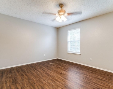 9361 Sundial Drive - Photo Thumbnail 6