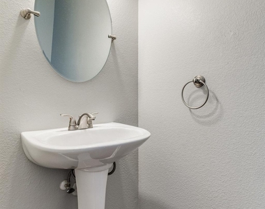 9361 Sundial Drive - Photo Thumbnail 10