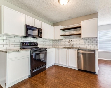 9361 Sundial Drive - Photo Thumbnail 4
