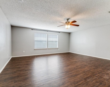 9361 Sundial Drive - Photo Thumbnail 8