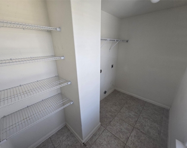 1627 Blackburn Way - Photo Thumbnail 13