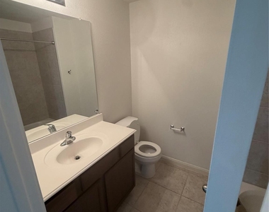 1627 Blackburn Way - Photo Thumbnail 16