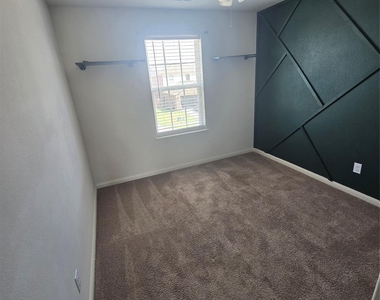 1627 Blackburn Way - Photo Thumbnail 17