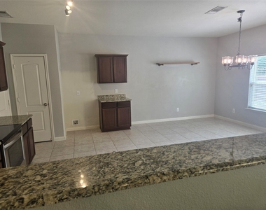 1627 Blackburn Way - Photo Thumbnail 5
