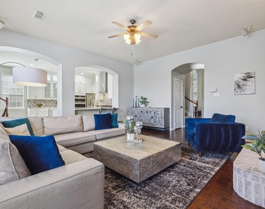 9740 Plains Circle - Photo Thumbnail 6