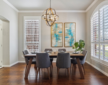 9740 Plains Circle - Photo Thumbnail 16