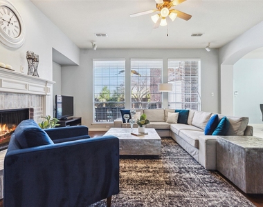 9740 Plains Circle - Photo Thumbnail 7