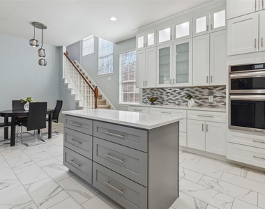 9740 Plains Circle - Photo Thumbnail 13