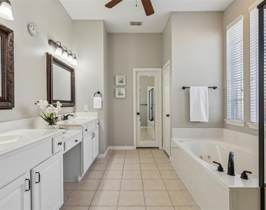 9740 Plains Circle - Photo Thumbnail 21