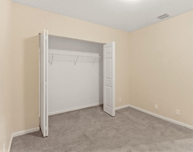 6688 Lurais Drive - Photo Thumbnail 12