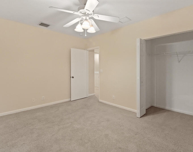6688 Lurais Drive - Photo Thumbnail 11