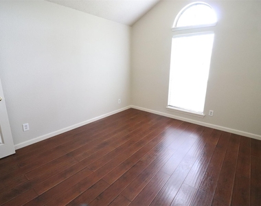 9232 Willard St - Photo Thumbnail 3