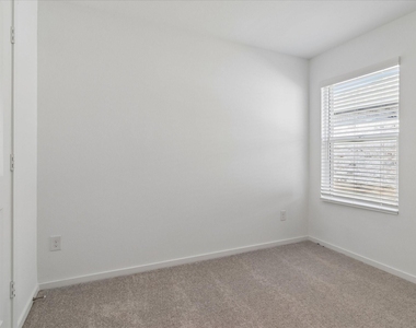 2532 Farrier Lane - Photo Thumbnail 9