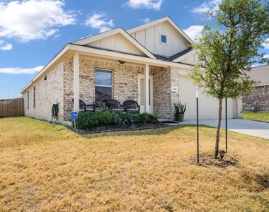 1636 Bluff View Drive - Photo Thumbnail 1