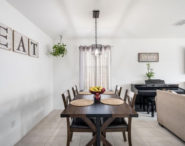 1636 Bluff View Drive - Photo Thumbnail 9