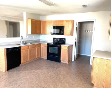 1745 Diamond Lake Trail - Photo Thumbnail 3