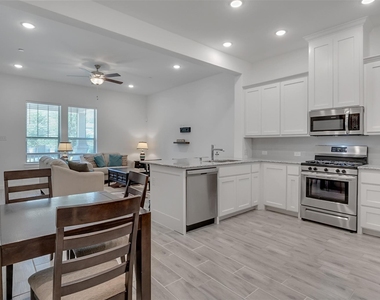 6456 Northern Dancer Drive - Photo Thumbnail 7