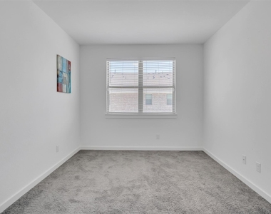 6456 Northern Dancer Drive - Photo Thumbnail 9