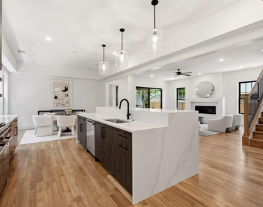5449 Goodwin Avenue - Photo Thumbnail 6
