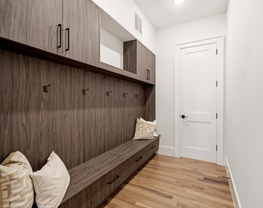 5449 Goodwin Avenue - Photo Thumbnail 17