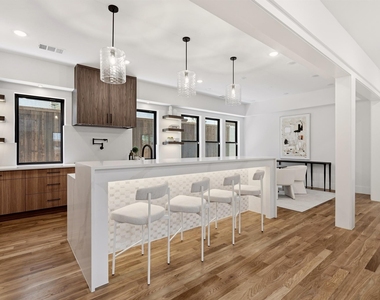 5449 Goodwin Avenue - Photo Thumbnail 5