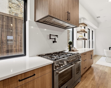5449 Goodwin Avenue - Photo Thumbnail 38