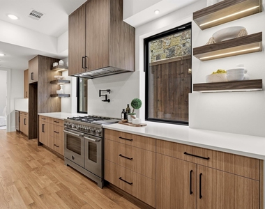 5449 Goodwin Avenue - Photo Thumbnail 1