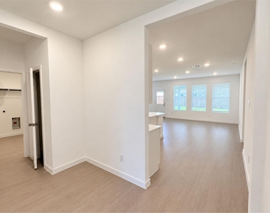 635 Stud Drive - Photo Thumbnail 6