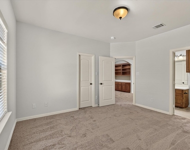 7511 Courtney Circle - Photo Thumbnail 13