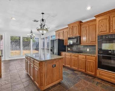 7511 Courtney Circle - Photo Thumbnail 7