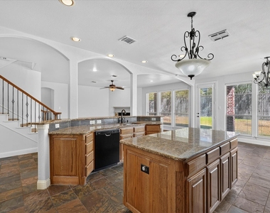 7511 Courtney Circle - Photo Thumbnail 8