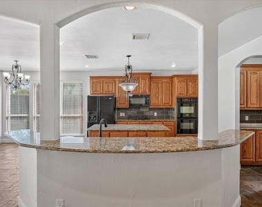 7511 Courtney Circle - Photo Thumbnail 6