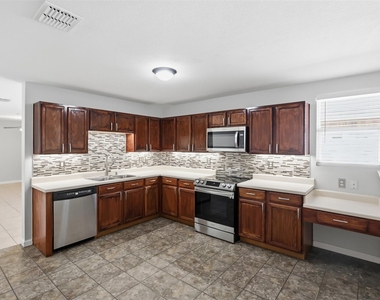 9582 Rosedale Drive - Photo Thumbnail 7